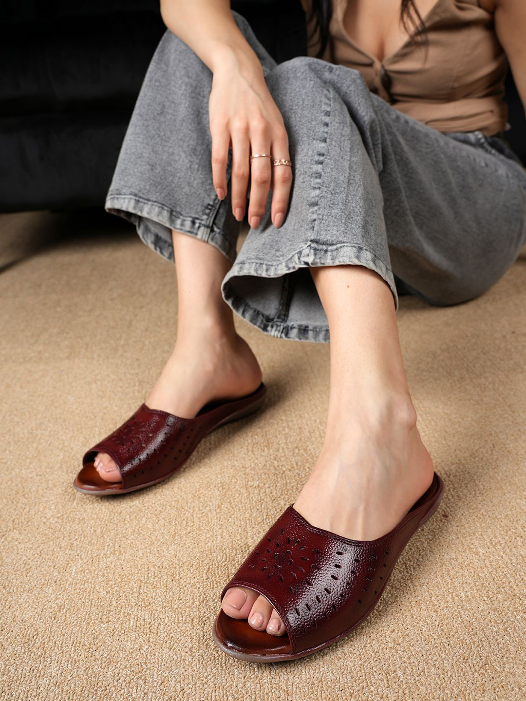 Bella Rosa Women Textured Leather Peep Toe Open Toe Flats