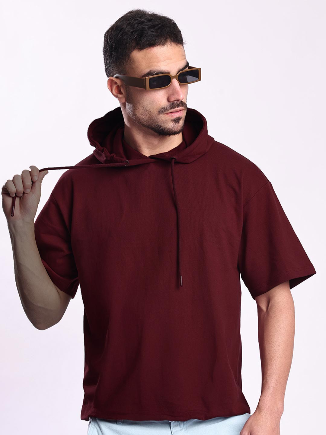 Bene Kleed Men Maroon Half Sleeve Relax Fit Hooded Lightweight Sweatshirt