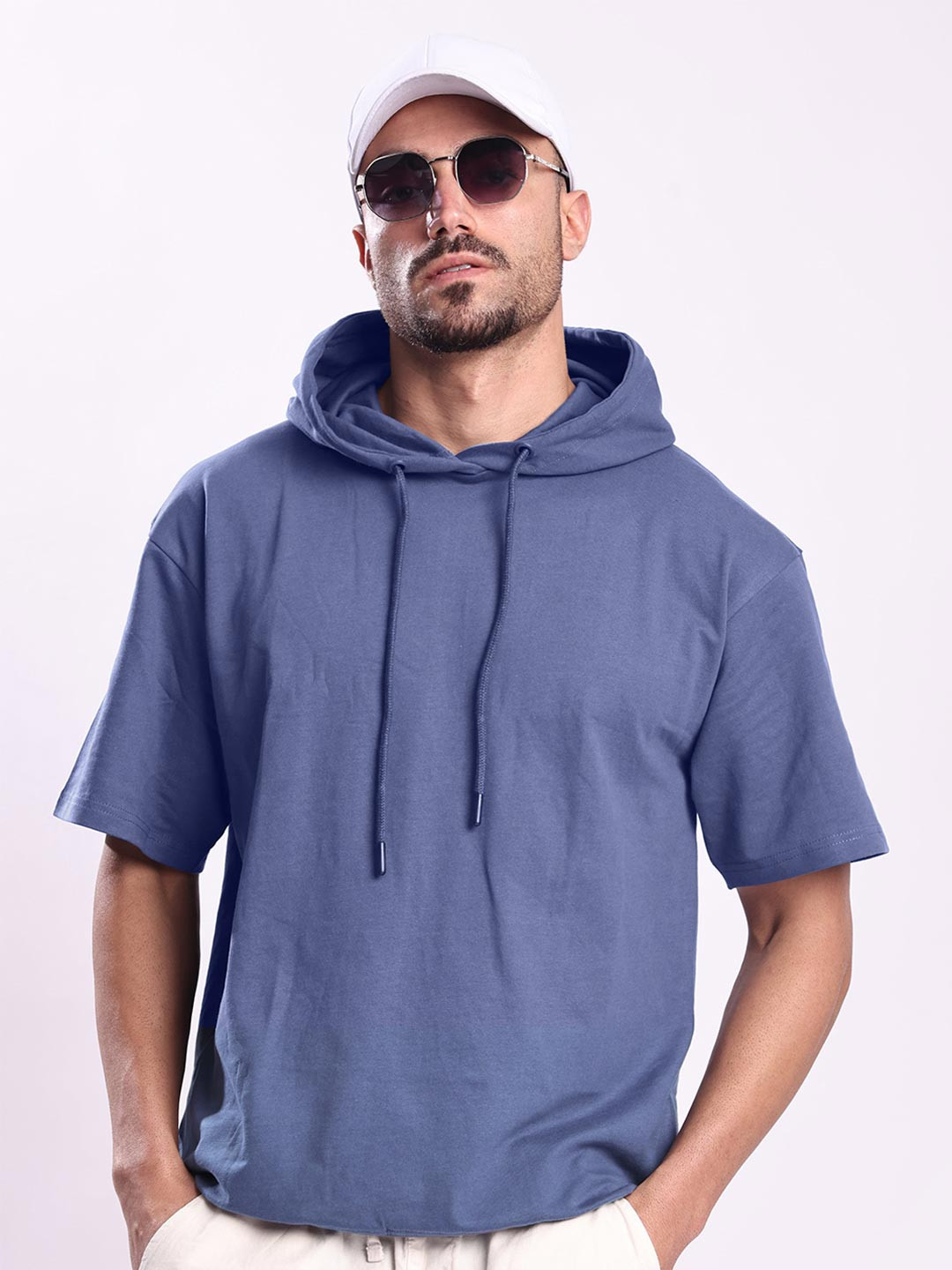 Bene Kleed Men Blue Half Sleeve Relax Fit Hooded Lightweight Sweatshirt