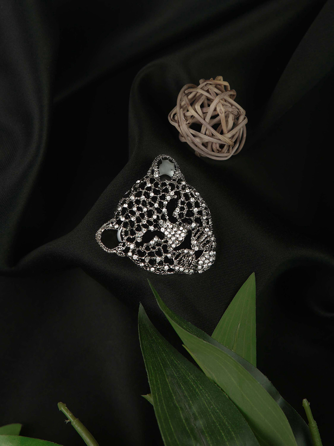 Kavove Men Plated Western Brooch