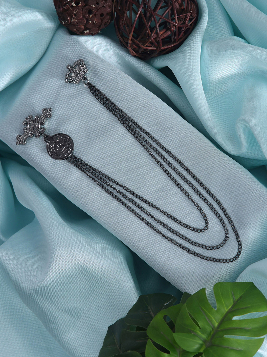 Kavove Grey Plated Alloy Brooch