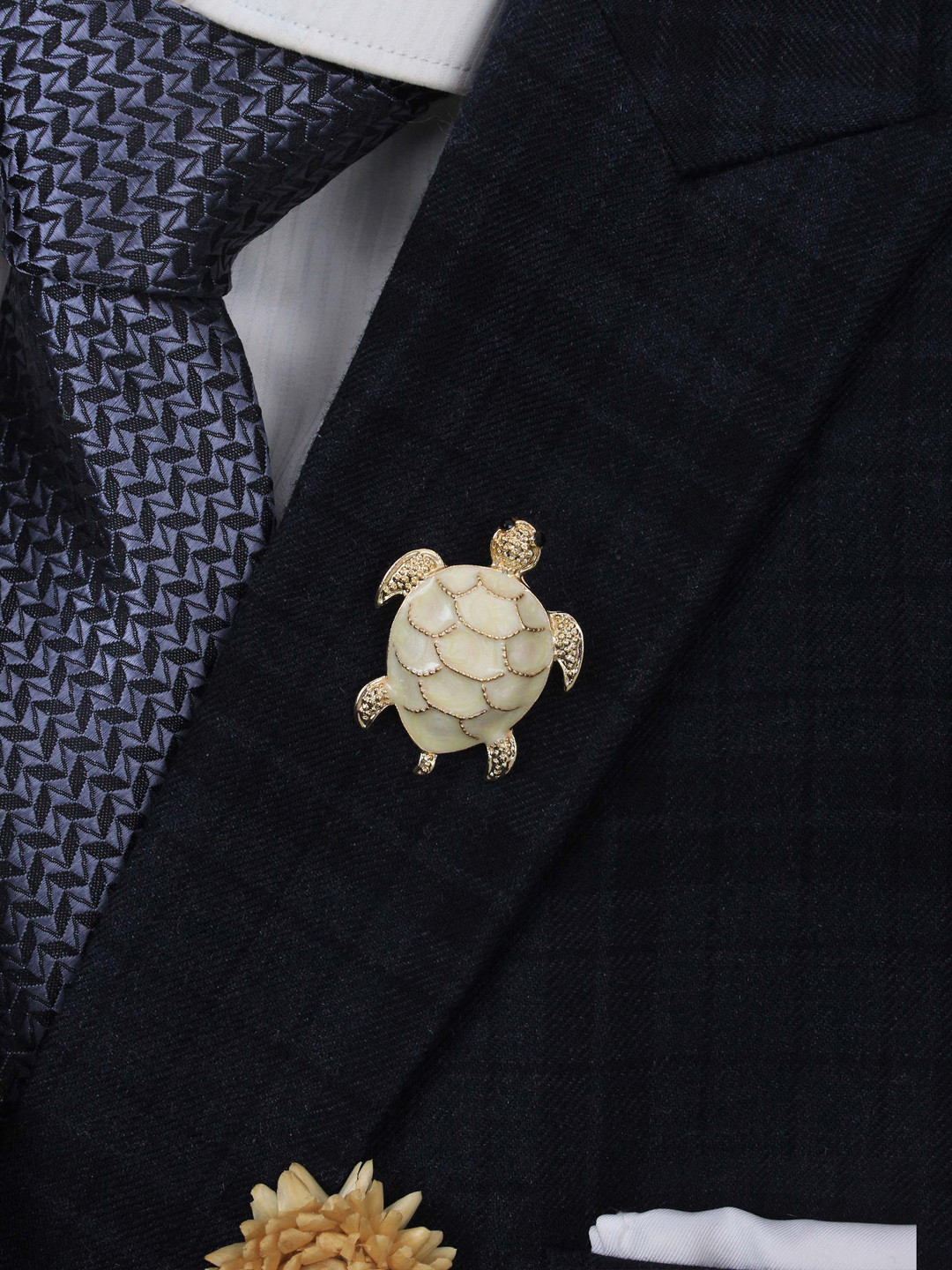 Kavove Men Beige Plated Alloy Brooch