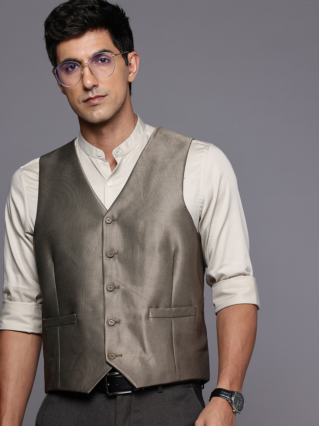 Theme Ribbed V-Neck Regular Fit Waistcoat
