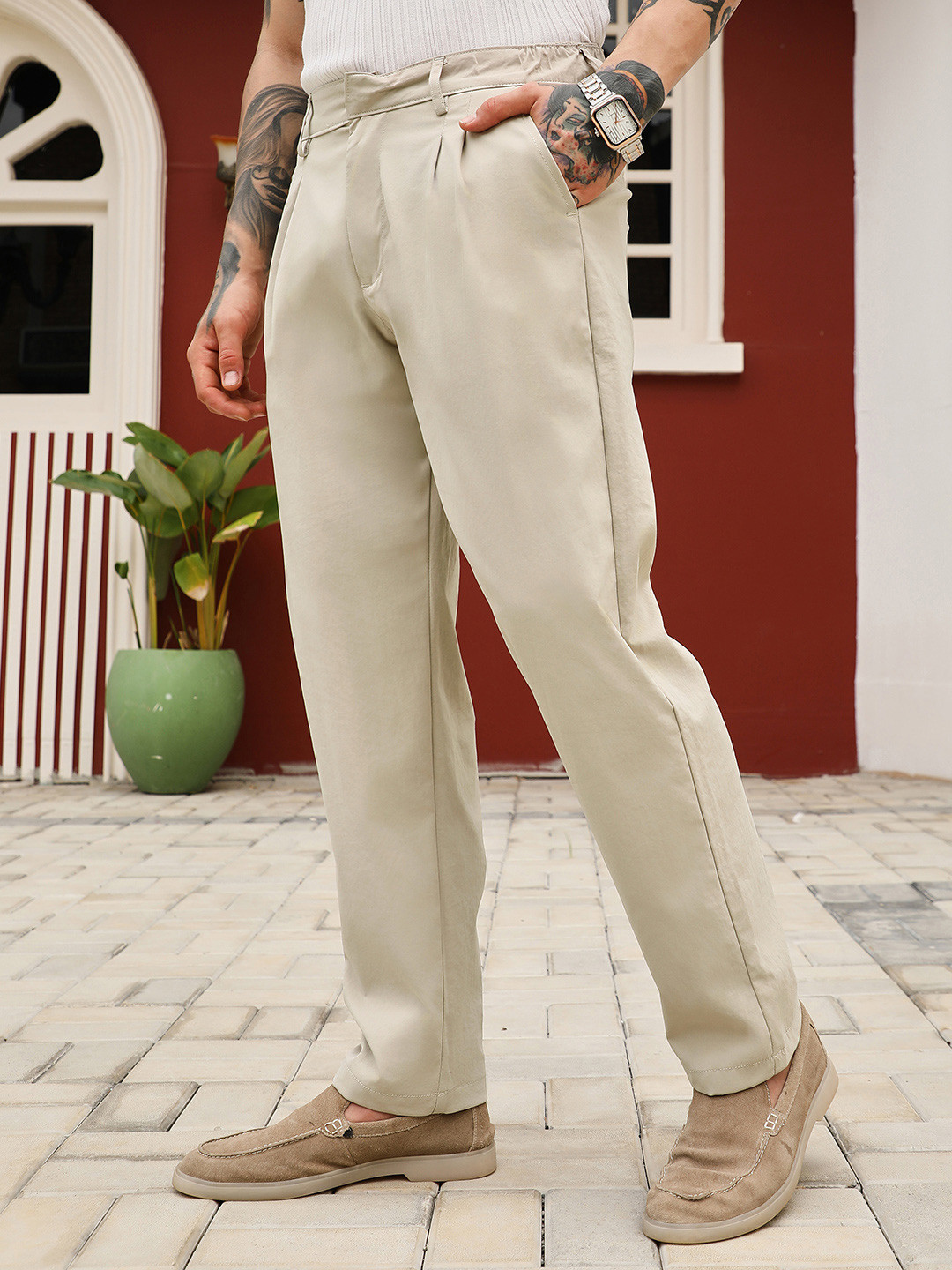 CAHOOT Men Comfort Slim Fit Mid-Rise Pleated Chinos