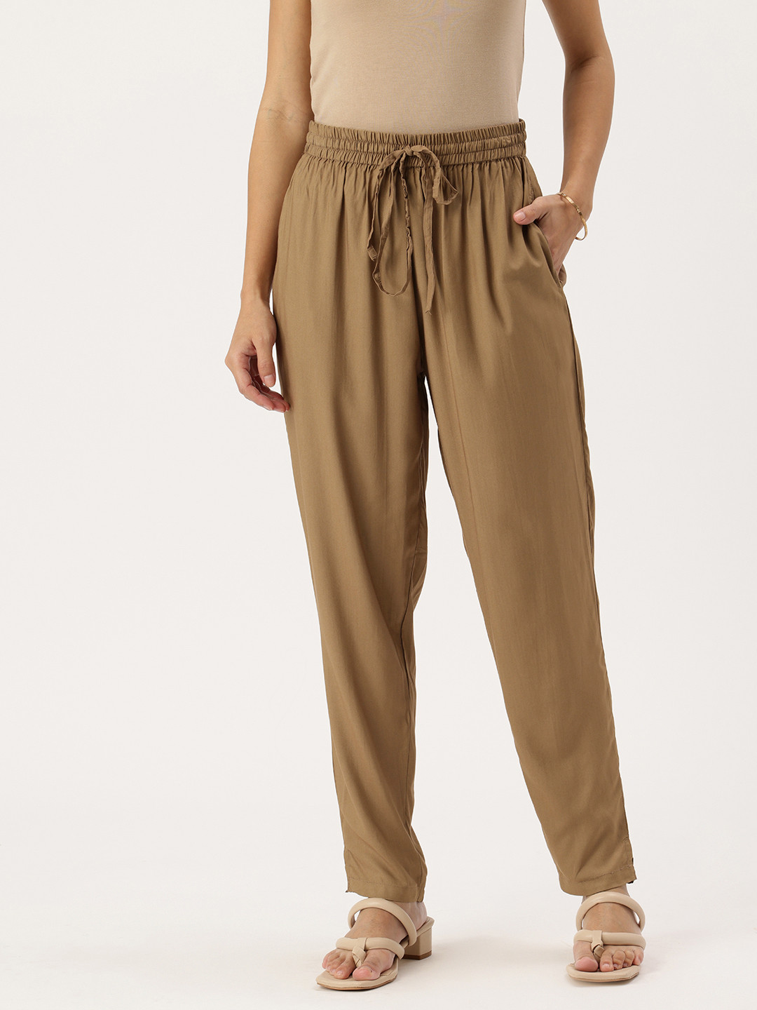 AMUKTI Women Solid Pencil Trousers