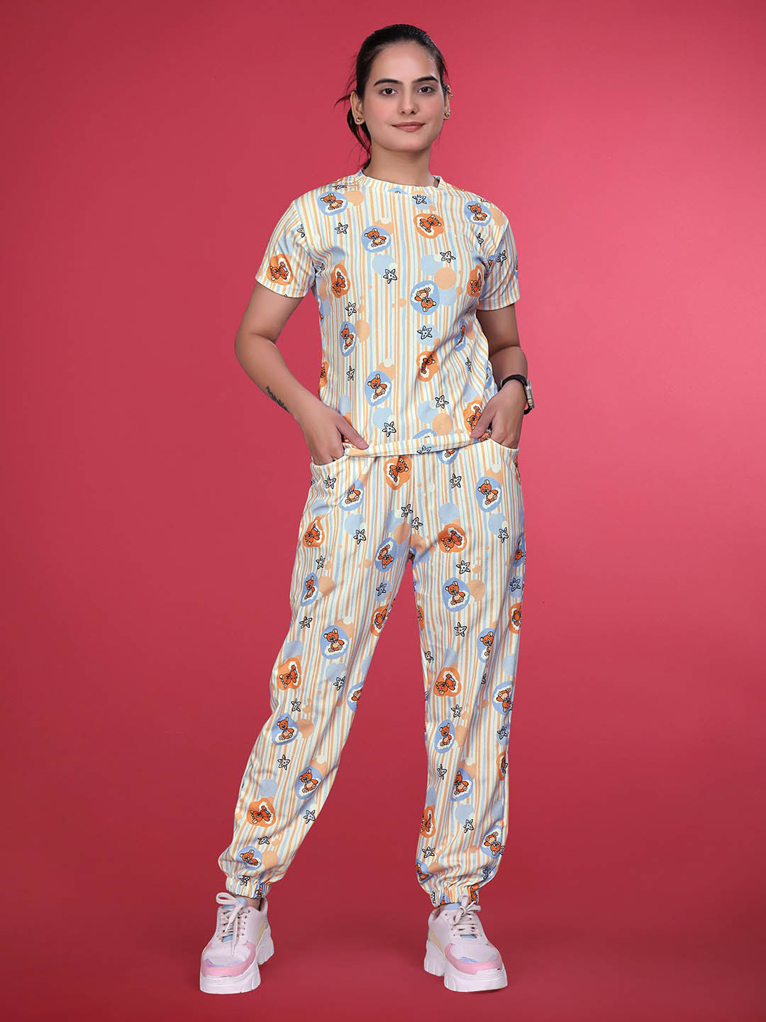 SAKARMAA Women Printed Track Suit