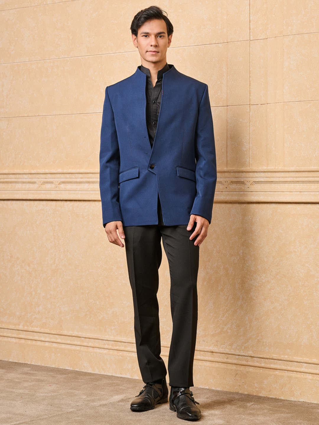 Tasva Men Single-Breasted Blazer With Trousers