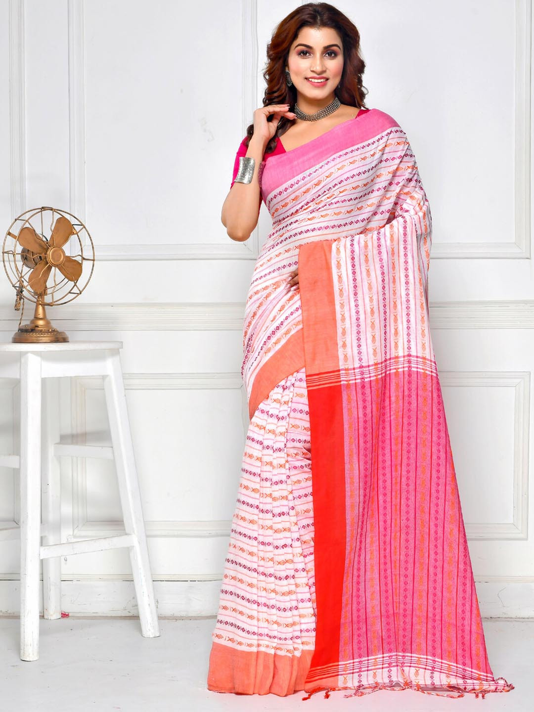 Crochetin pure cotton White,Pink and Orange woven handloom saree with running blouse piece
