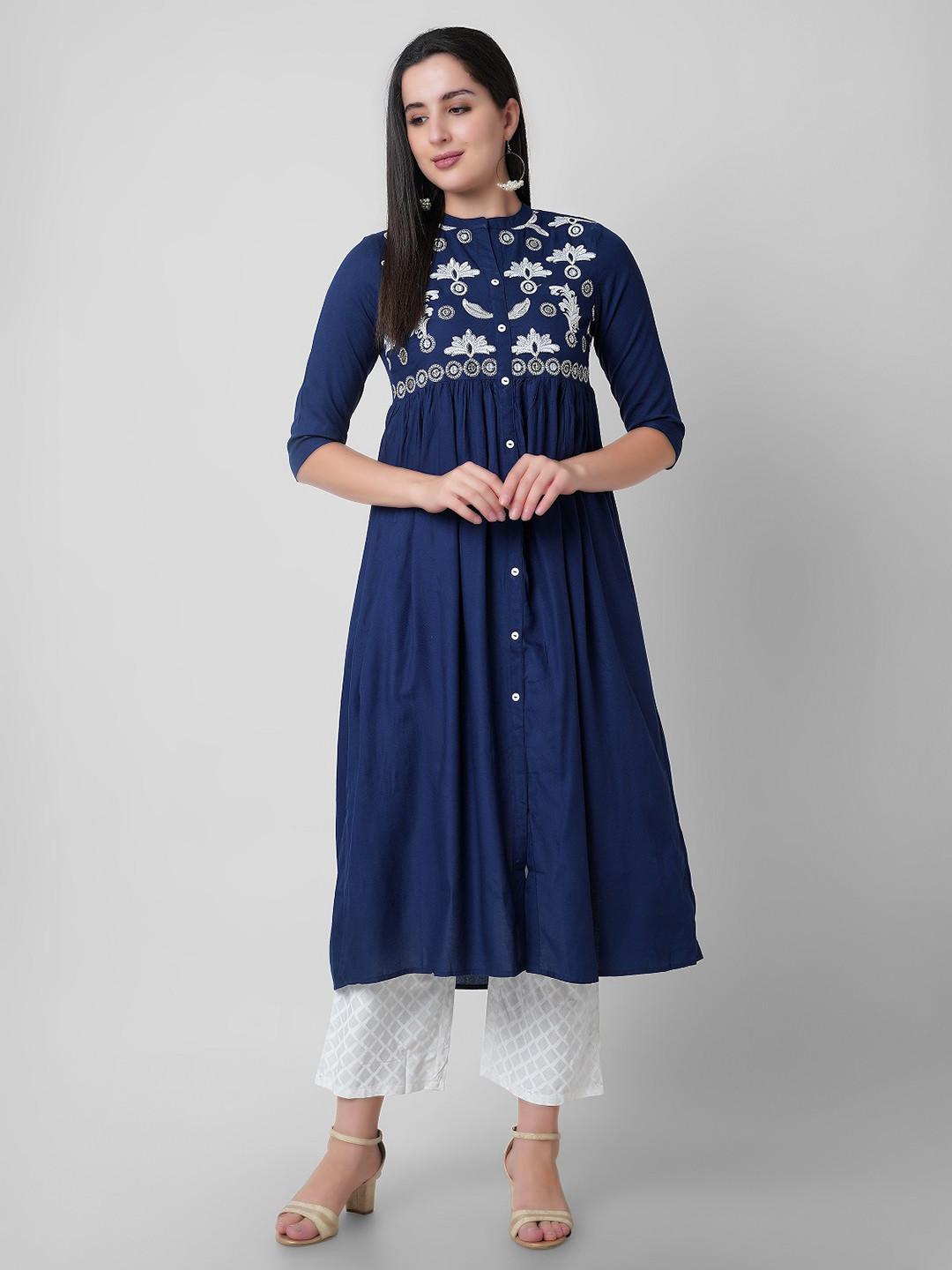 PALSIYA PRESENTS Women Embroidered Thread Work Kurta