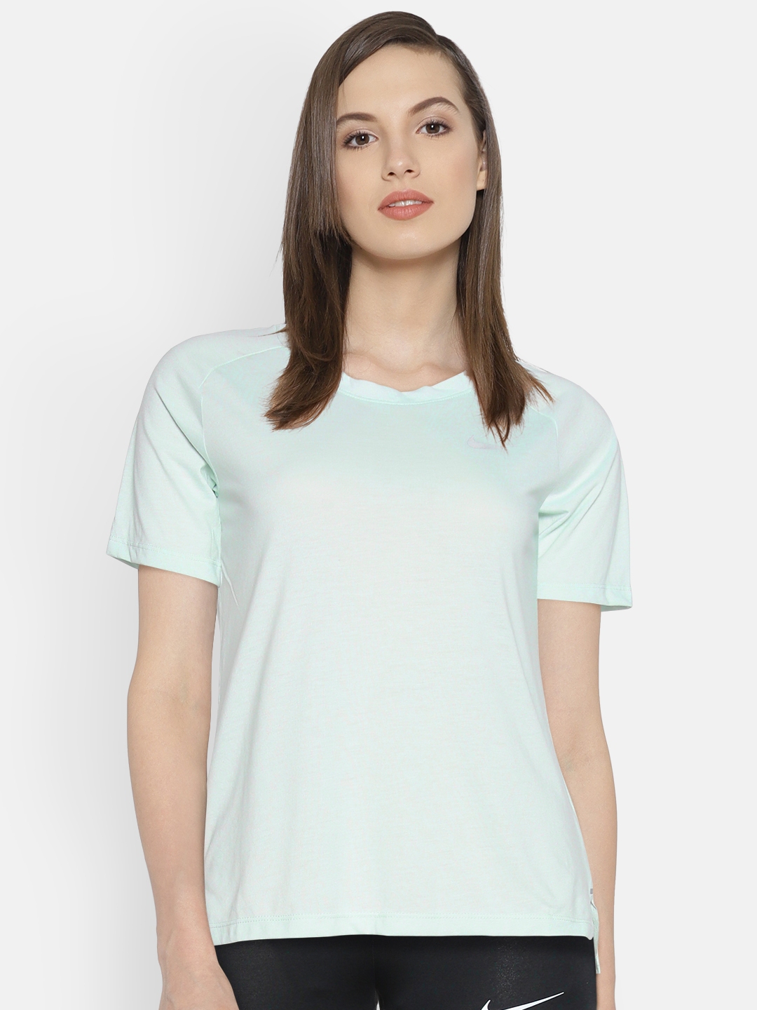 Nike women's best sale tailwind top