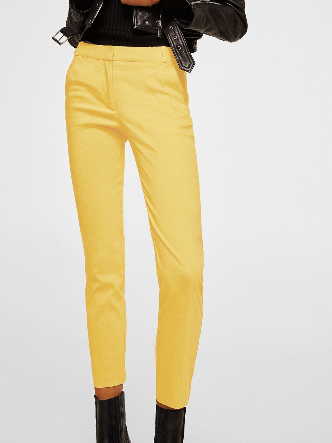 ladies yellow cropped trousers