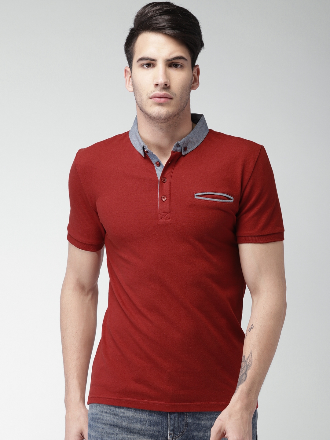 red t shirt collar