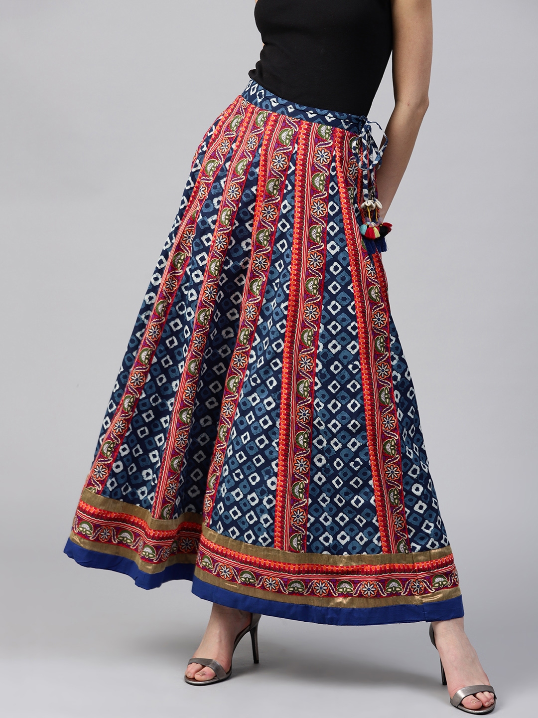 Flared hotsell skirt myntra