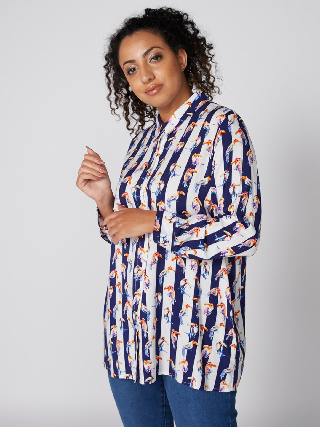 Splash Women White & Blue Regular Fit Printed Casual Shirt