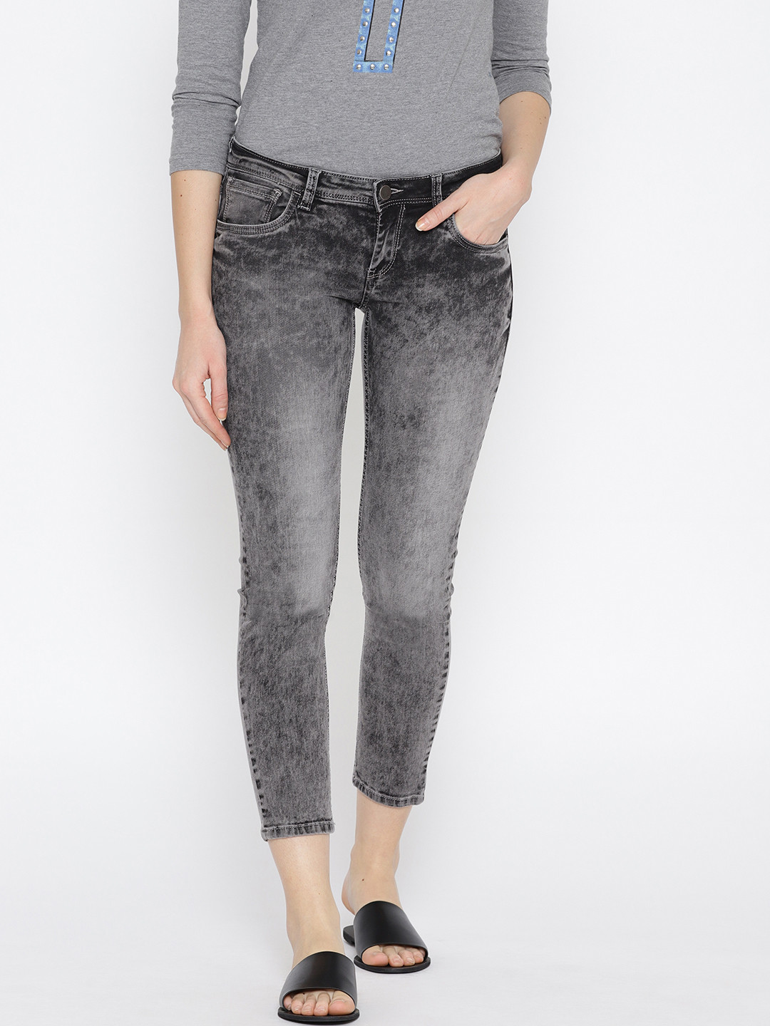 Ed Hardy Women Grey Super Skinny Fit Mid-Rise Clean Look Stretchable Cropped Jeans