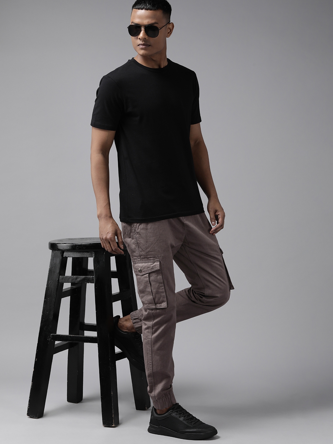 Beige Casual Trouser Cargo Outfit Trends With Black Tshirt Cargo Pants  Outfit Men  Mens pants mens style cargo pants