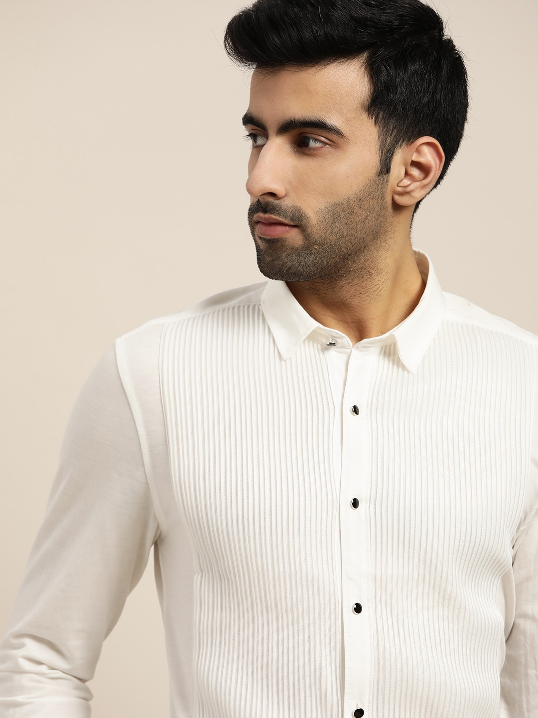 INVICTUS Men White Slim Fit Pleated Knitted Solid Partywear Shirt