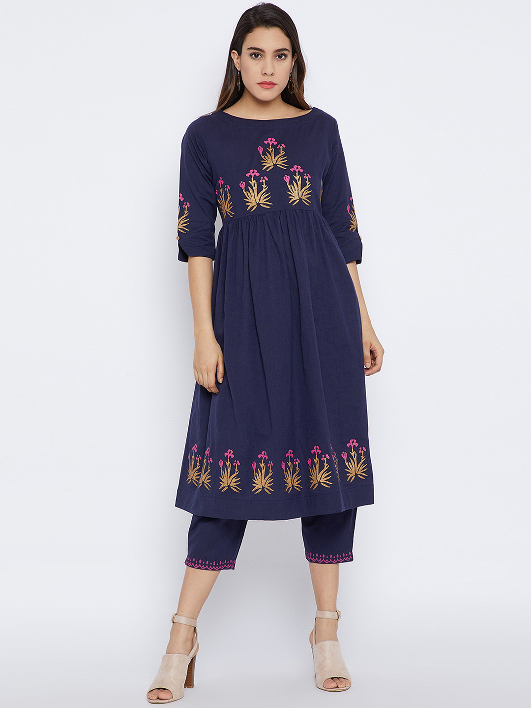 Bitterlime Women Navy Blue Block Print Kurta with Trousers