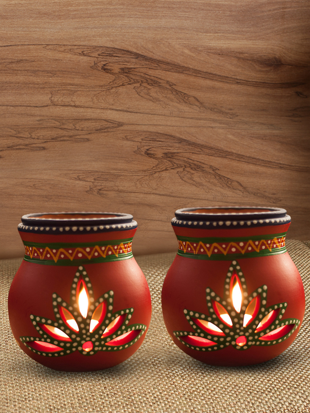 ExclusiveLane Set Of 2 Red & Brown Handpainted Aroma Diffuser & Tea Light Holder