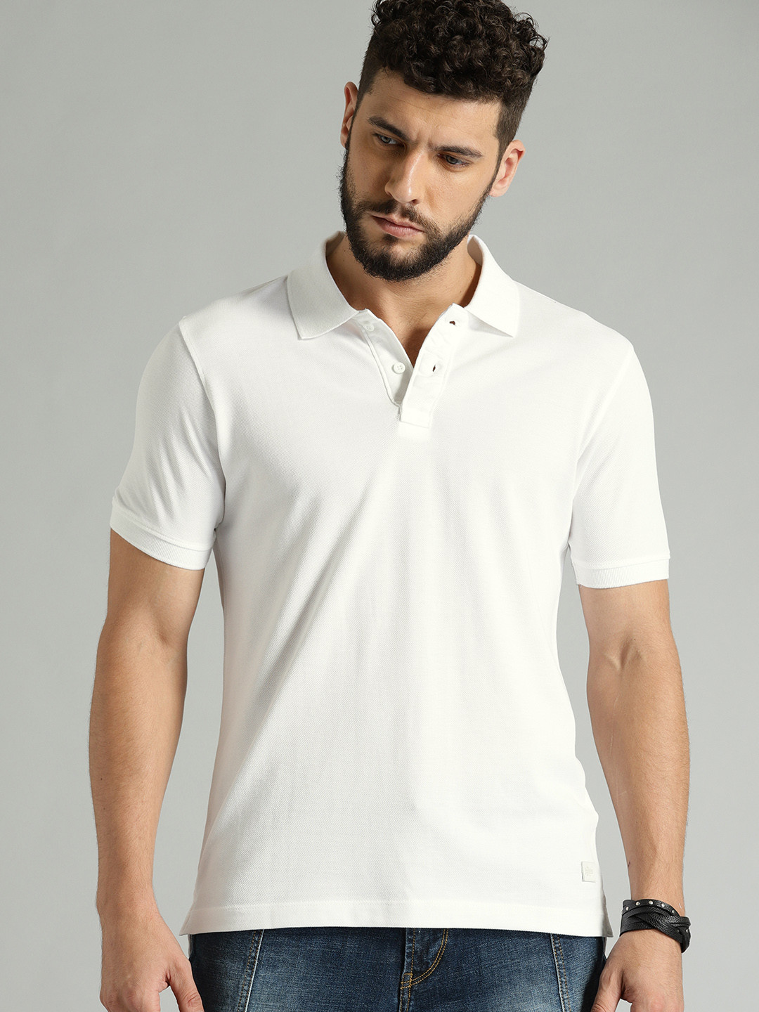 Roadster Men White Solid Polo Collar 