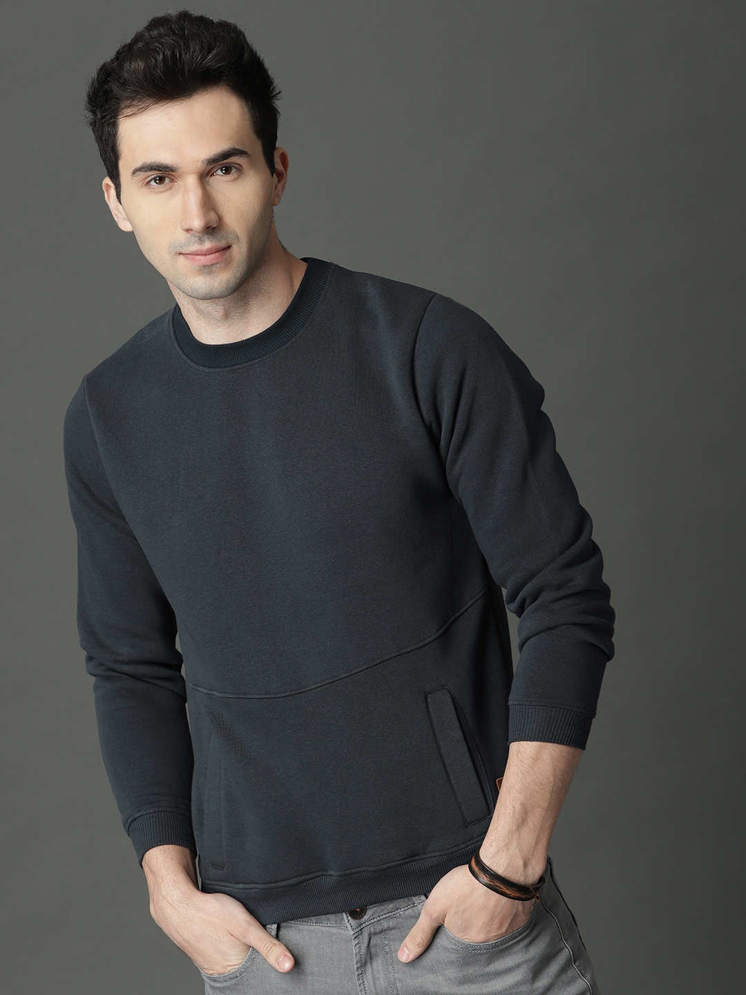 Buy Roadster Men Navy Blue Solid Sweatshirt - Sweatshirts for Men 6383104 |  Myntra