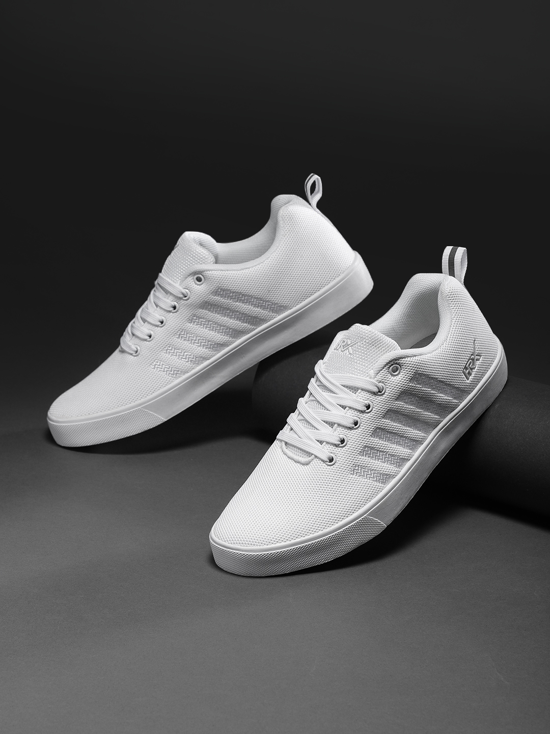 HRX by Hrithik Roshan Men White Solid Sneakers Sneakers For Men - Buy HRX  by Hrithik Roshan Men White Solid Sneakers Sneakers For Men Online at Best  Price - Shop Online for