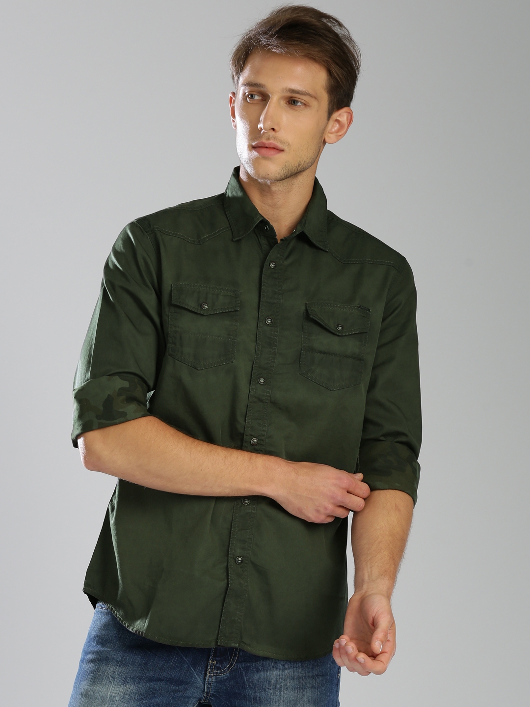 GAS Men Olive Green Slim Fit Solid Casual Shirt