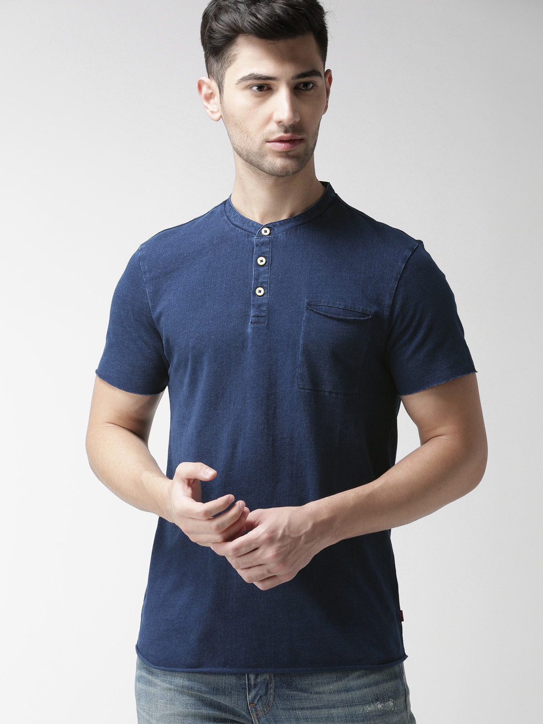 Levis Men Navy Blue Solid Henley Neck 