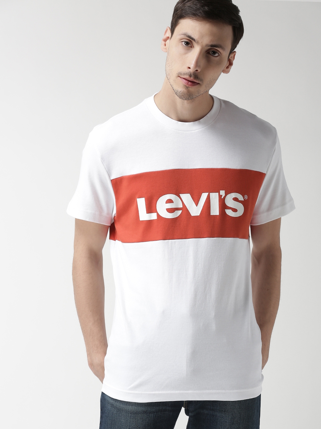 Buy Levis Men White & Red Printed Round Neck T Shirt - Tshirts for Men  6841040 | Myntra
