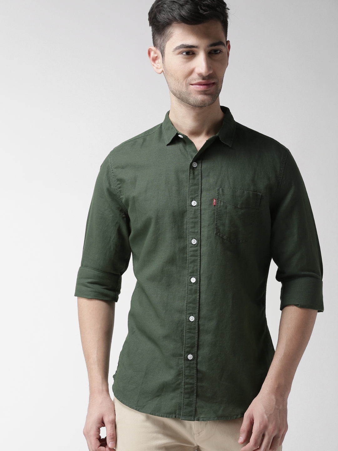 levis men green slim fit solid casual shirt