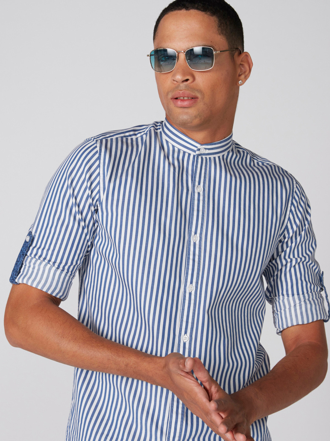 Splash Men Blue & White Slim Fit Striped Casual Shirt