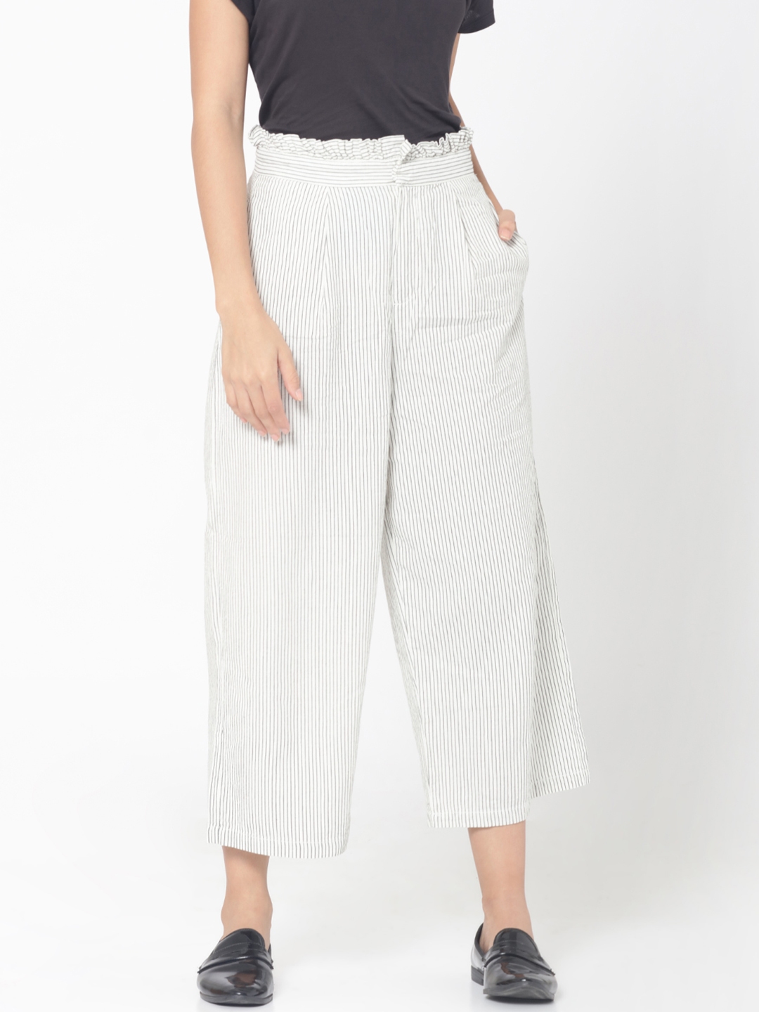 loose fit cropped trousers