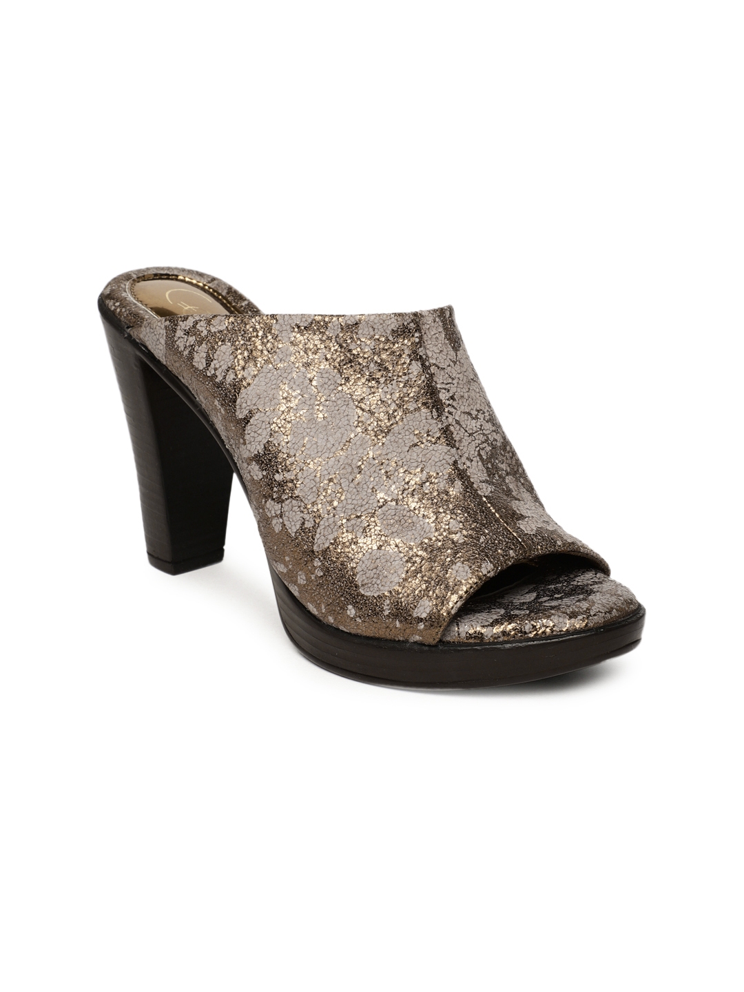 Catwalk discount heels myntra