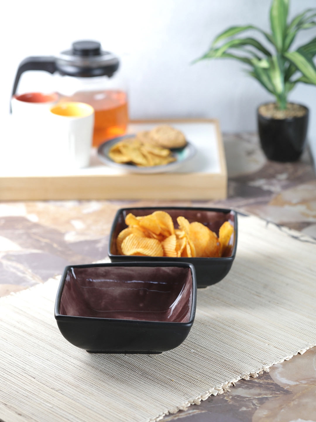 VarEesha Black Set of 2 Solid Ceramic Square Bowls