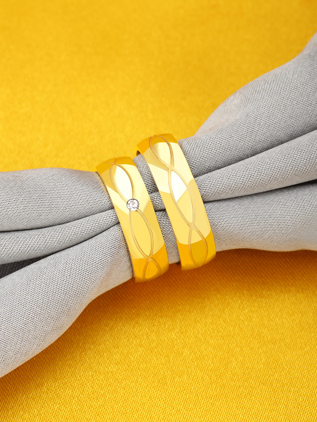 Peora Unisex Set of 2 Gold-Plated Band Rings