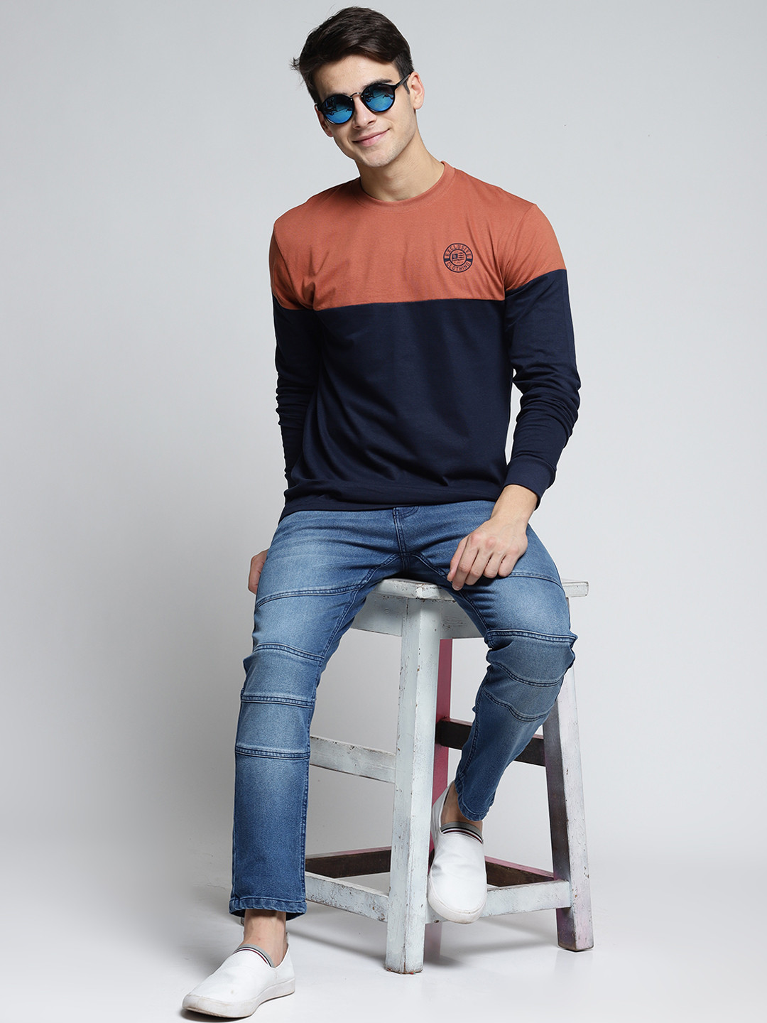 Difference of Opinion Men Rust Red & Navy Blue Colourblocked Round Neck T-shirt