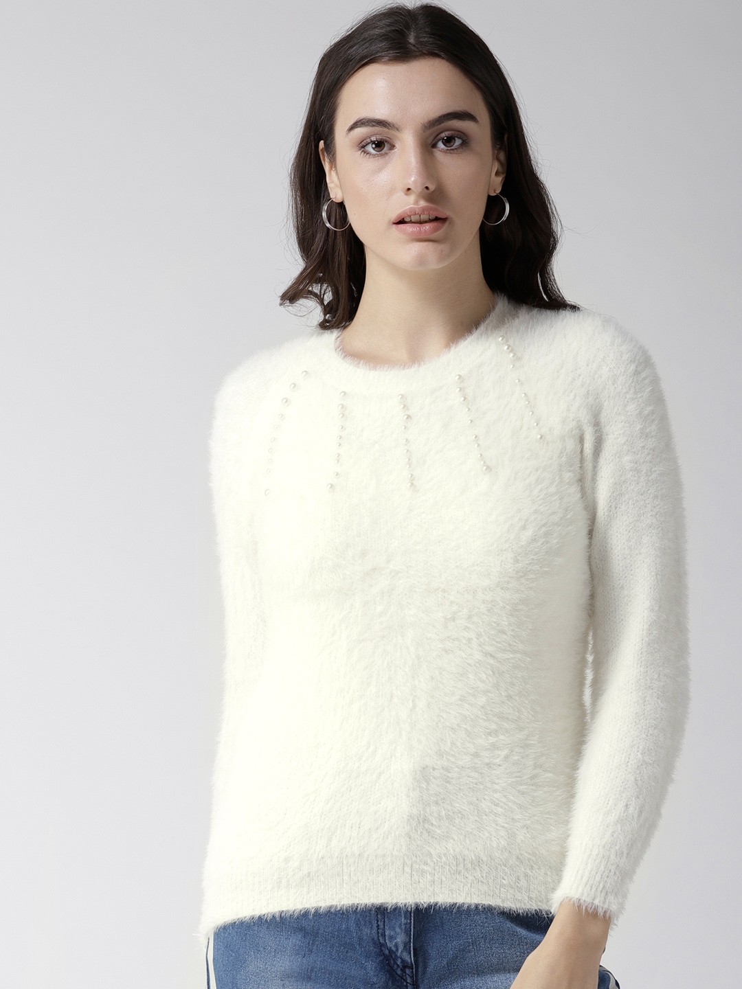 Fuzzy white pullover sweater outlet