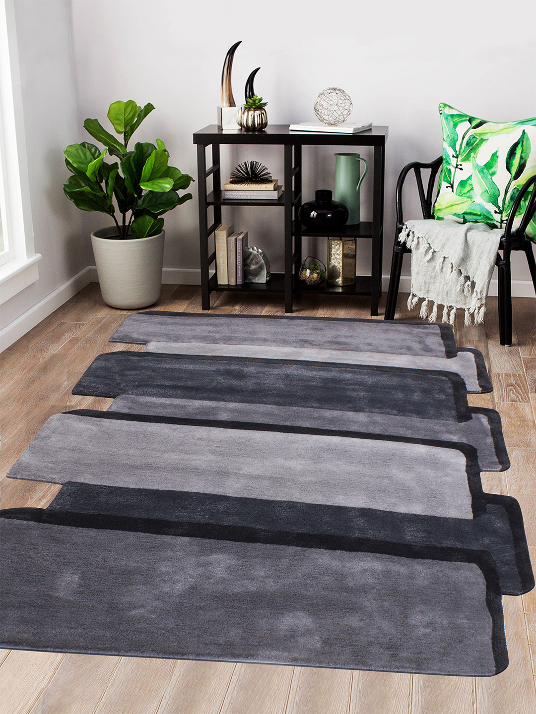 Story@home Grey & Black Geometric Printed Handmade Woollen Carpet