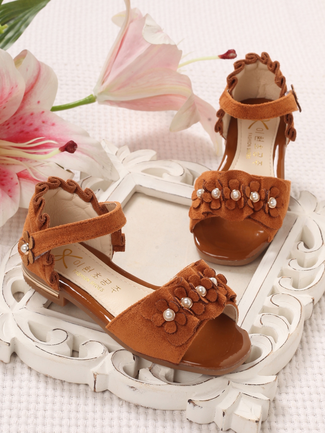 Girls comfy sales sandals