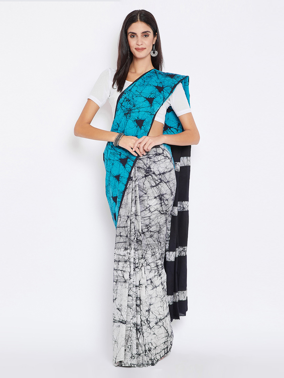 Kalakari India Blue & White Pure Cotton Dyed Sustainable Saree