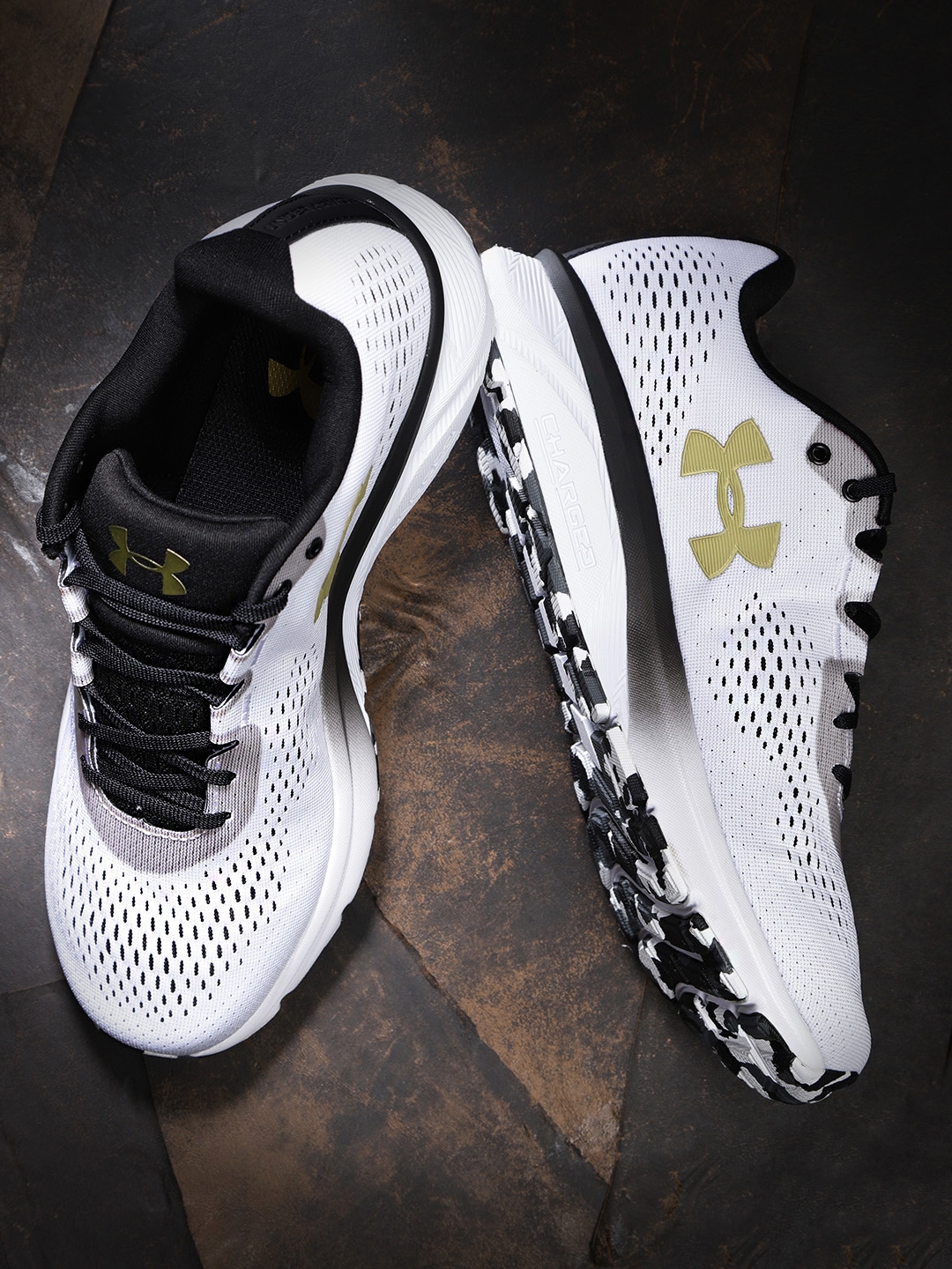 men's ua charged spark running shoes 