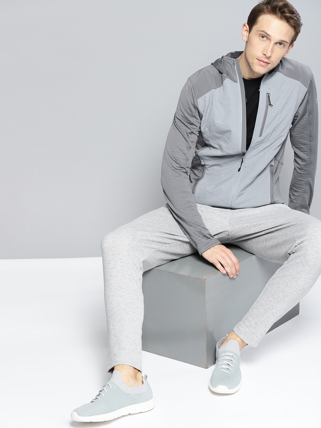 Buy UNDER ARMOUR Grey Textured Hooded ColdGear Reactor Exert Jacket Jackets for Men 7610560 Myntra