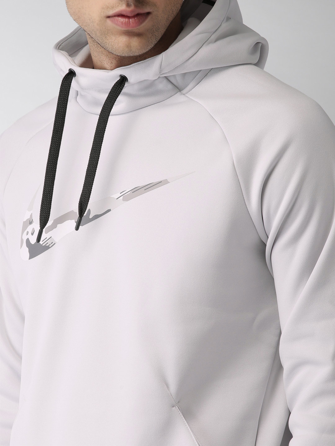 nike sweatshirts myntra