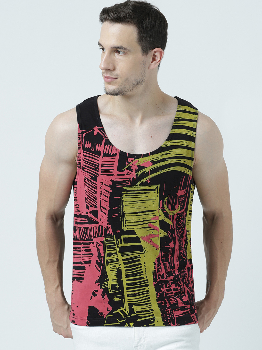 Huetrap Men Black & Pink Printed Scoop Neck T-shirt