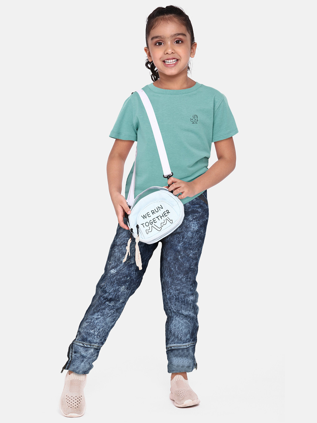 Little Kangaroos Girls Blue Slim Fit Mid-Rise Clean Look Stretchable Jeans