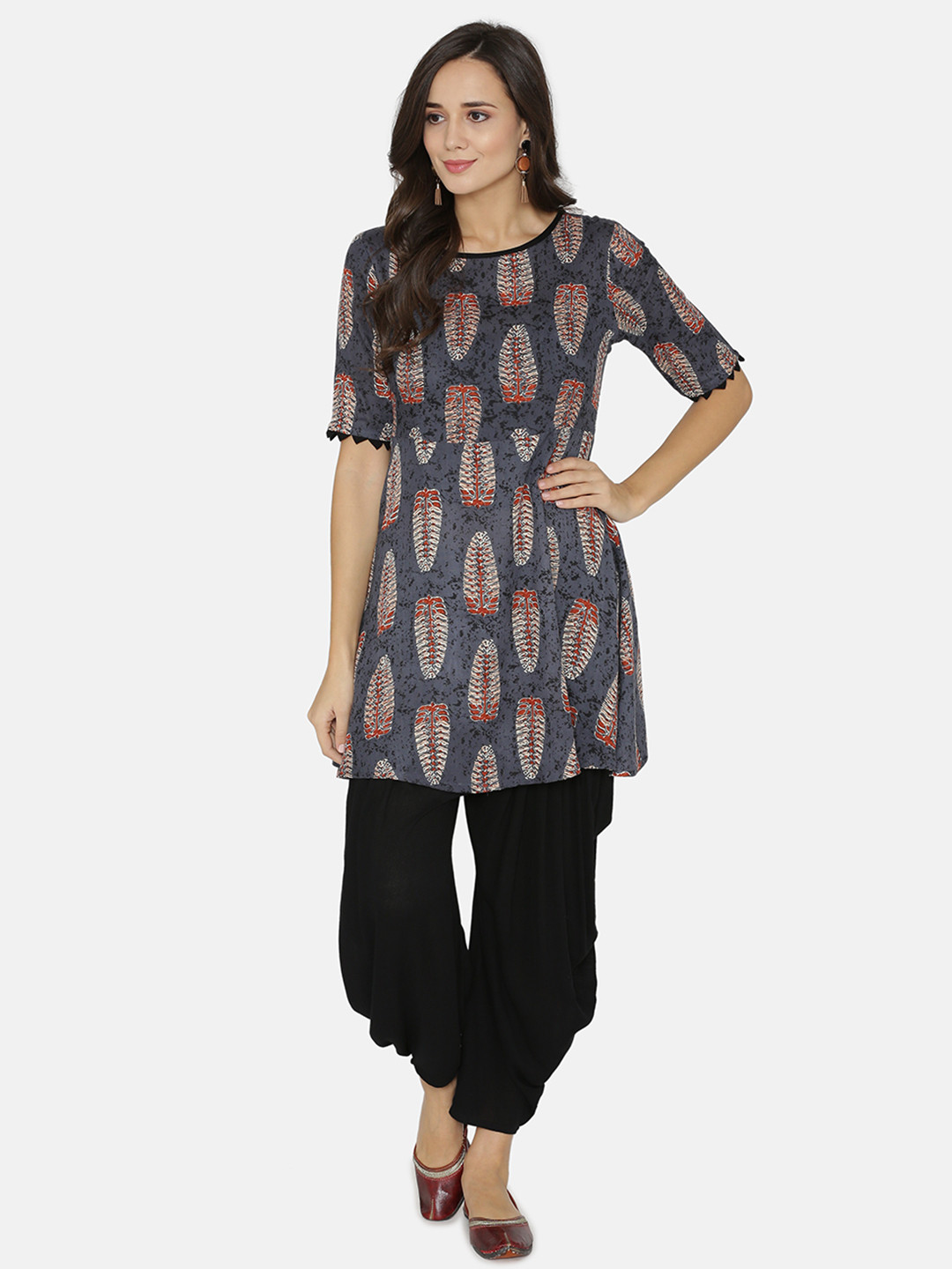 Alom Women Black \u0026 Grey Printed Kurti 