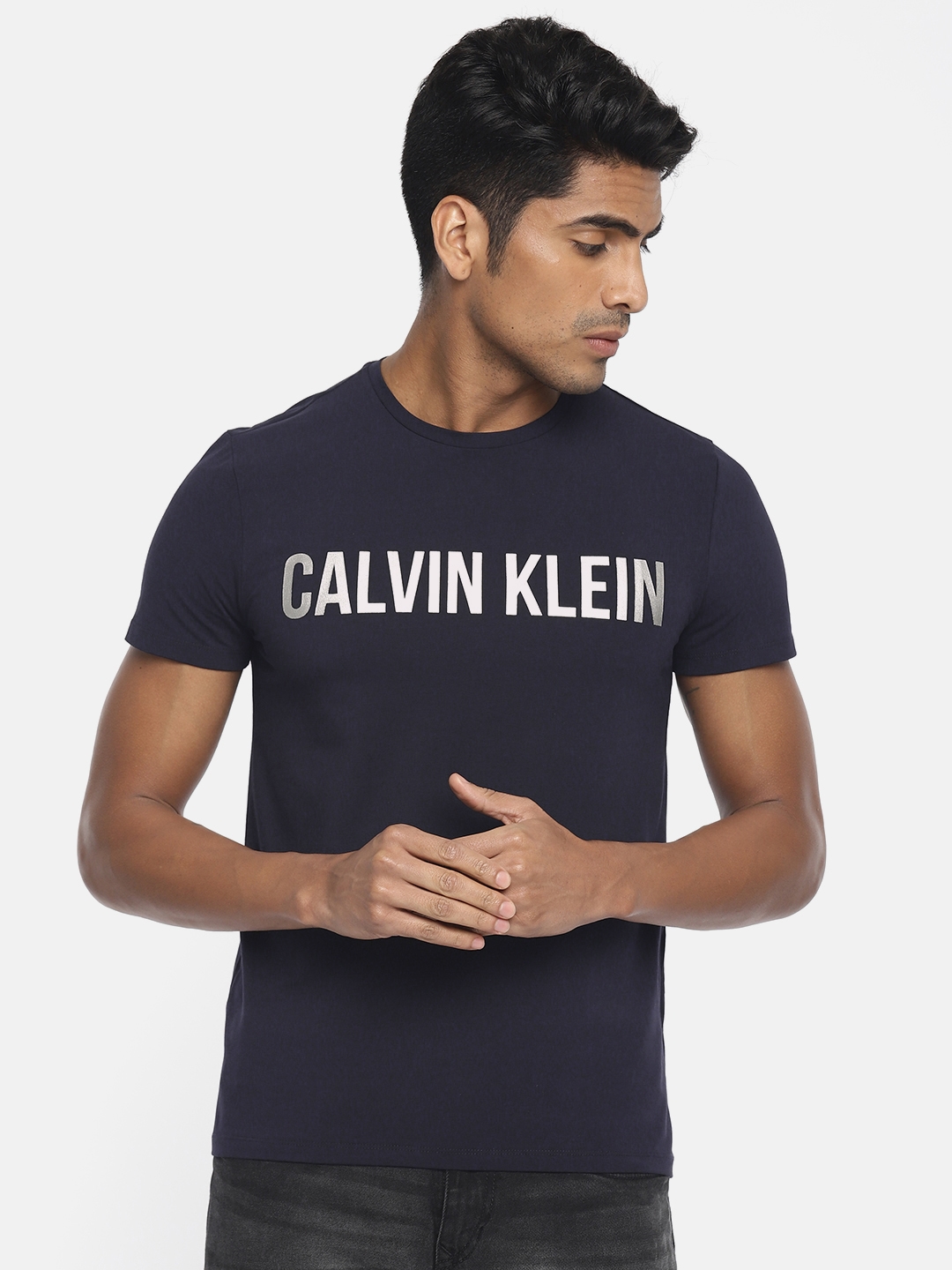 beholder Tilføj til rulletrappe Buy Calvin Klein Jeans Men Navy Blue Printed Slim Fit Round Neck T Shirt -  Tshirts for Men 7766743 | Myntra