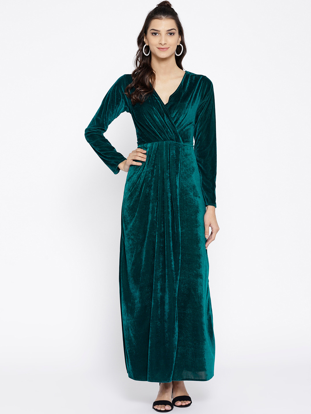 Athena Women Green Solid Velvet Finish Maxi Dress