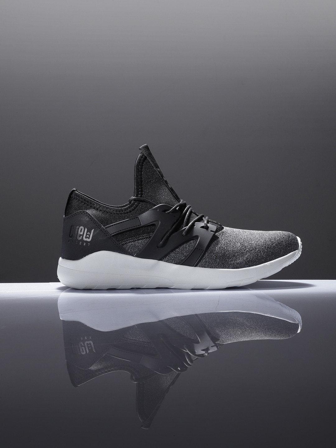 crew street running shoes