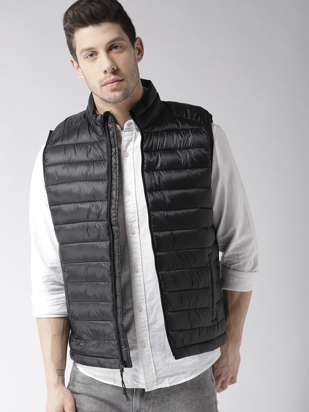 Buy Aeropostale Men Black Solid Sleeveless Padded Jacket - Jackets for Men  8099733 | Myntra